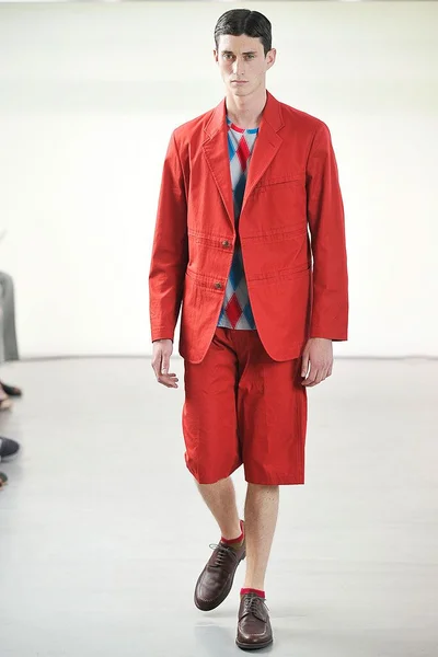 Look 14